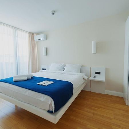 Aparthotel ~ Orbi City ~ 바투미 외부 사진