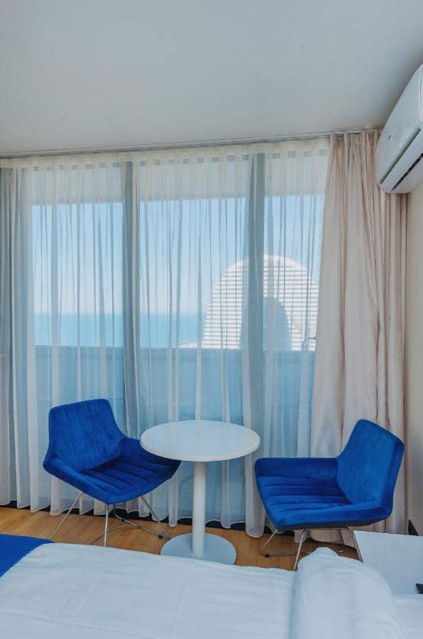 Aparthotel ~ Orbi City ~ 바투미 외부 사진